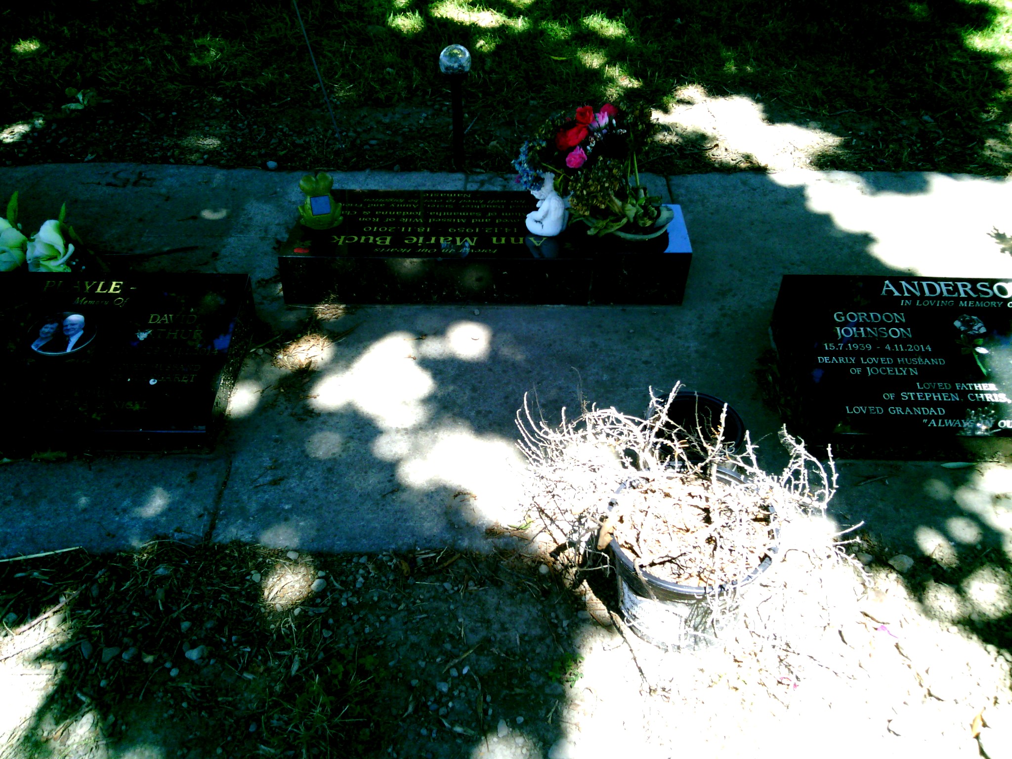 headstone