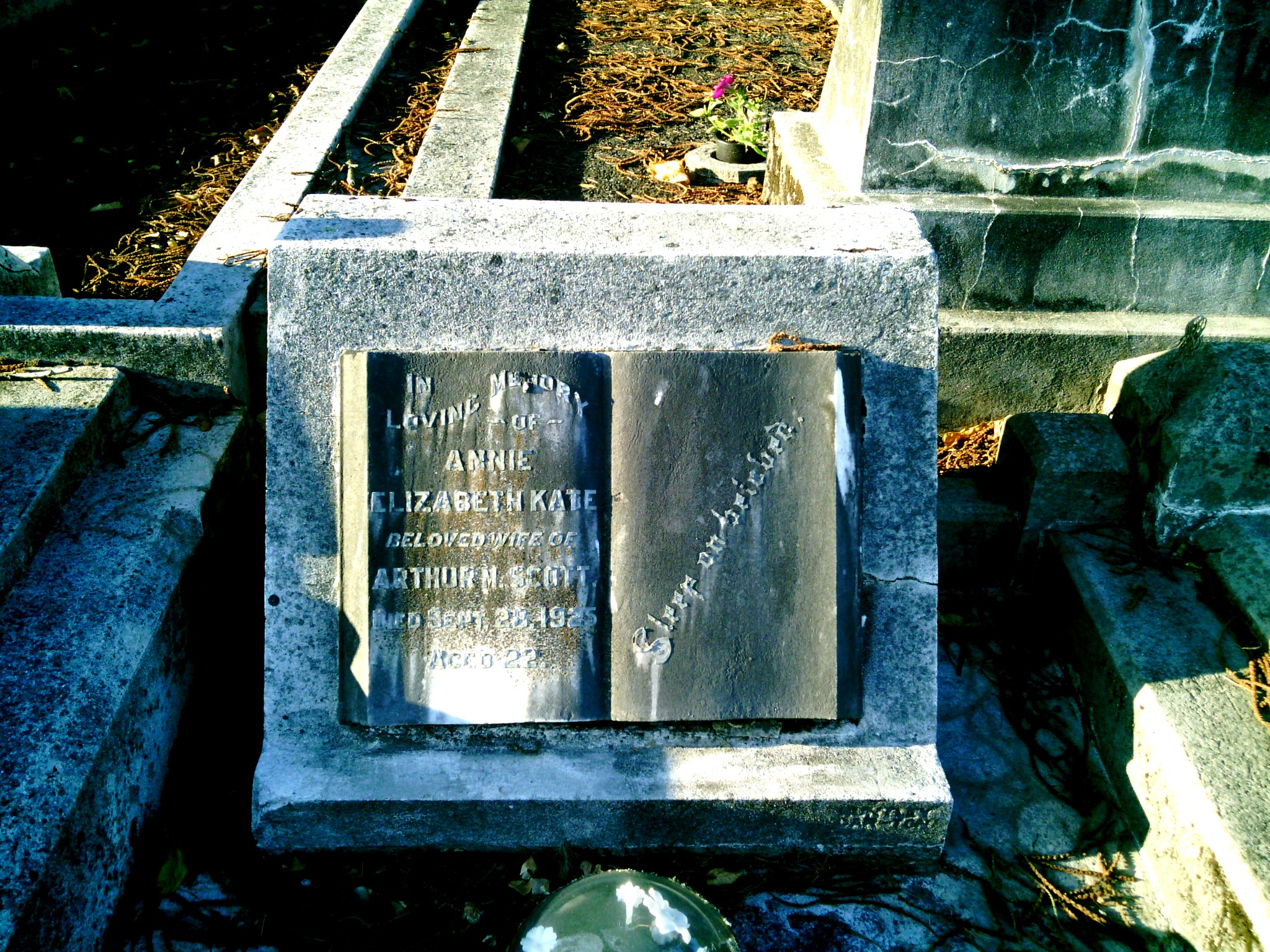 headstone