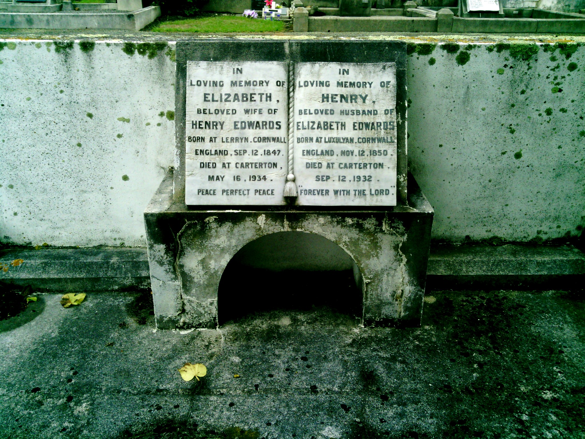 headstone