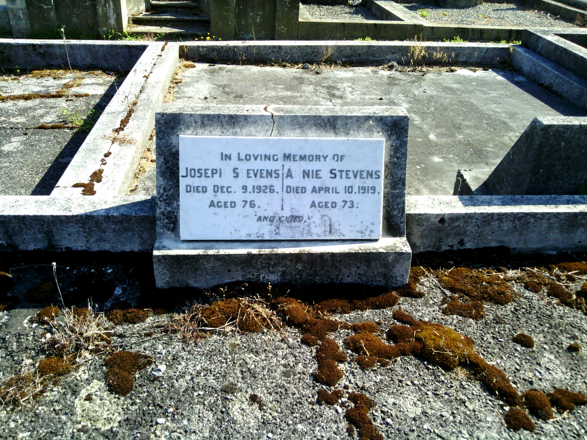 headstone