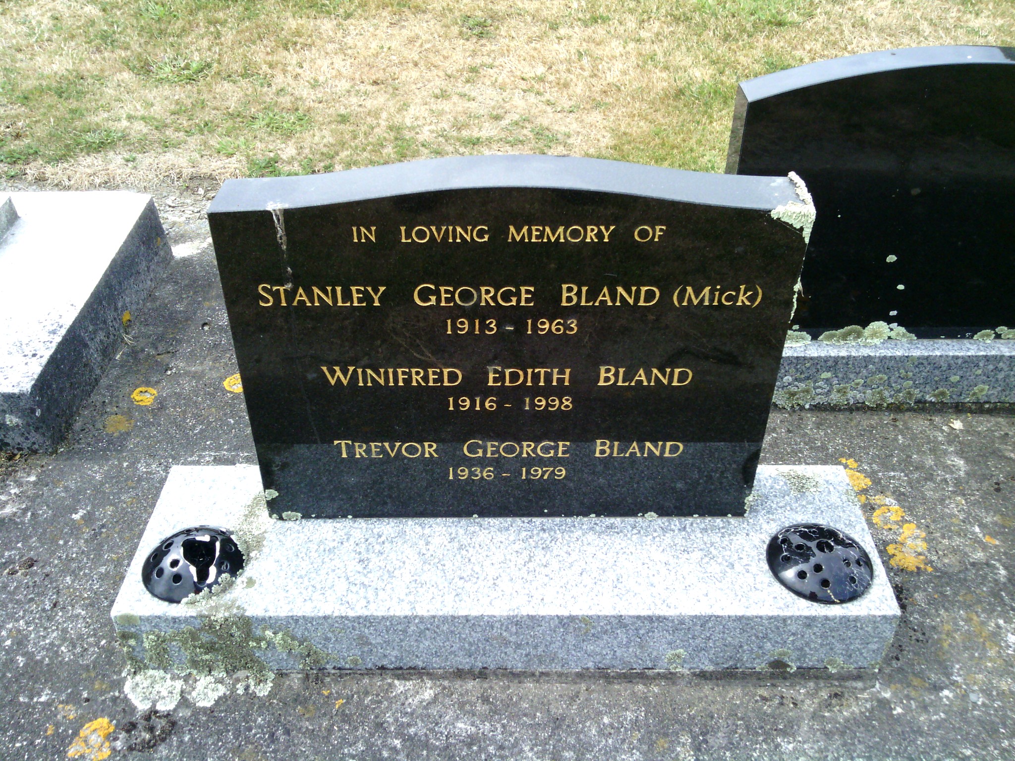 headstone