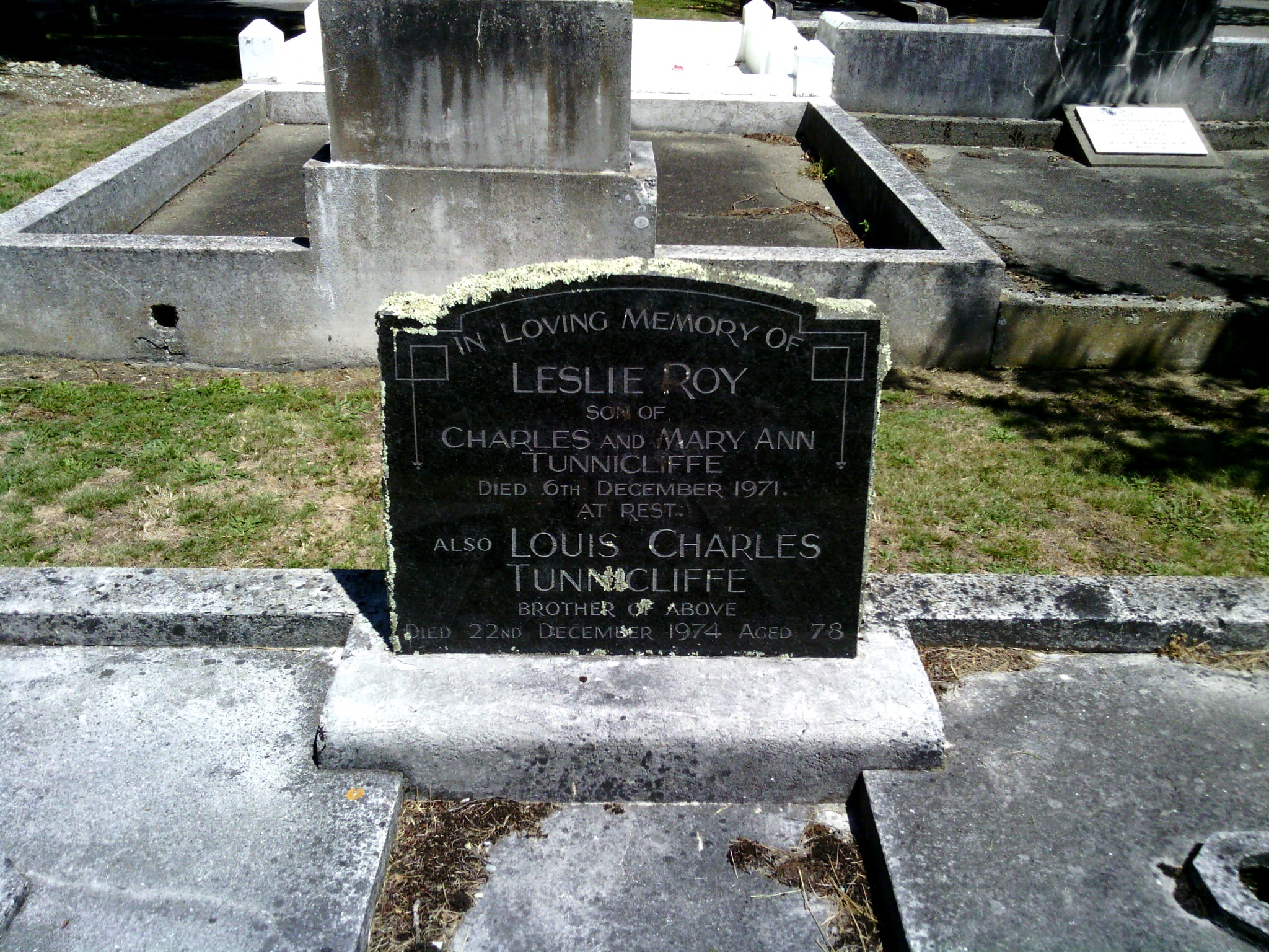 headstone
